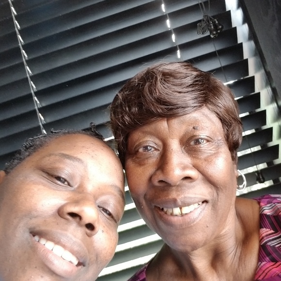 Meet your Posher, Fredricka - Picture 3 of 4